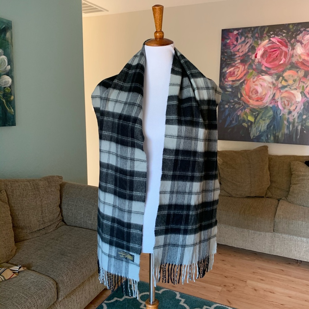 Black and grey plaid 100% cashmere scarf